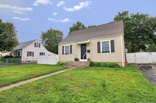 10 Deering Ln, Bristol, CT 06010-7613