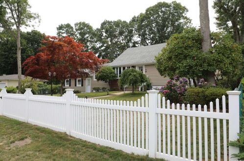 138 Mcgaw Ave, Lake Grove, NY 11755-2028