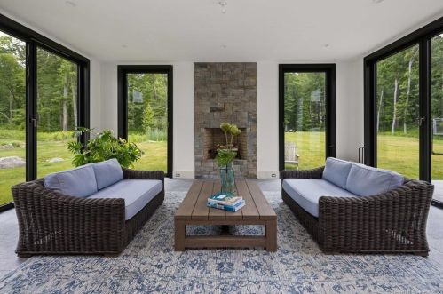 168 Proprietors Xing, New Canaan CT  06840-2046 exterior