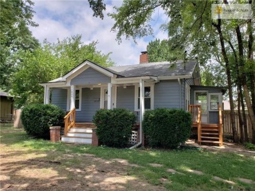 11424 61st Ter, Shawnee Mission, KS 66203-2665