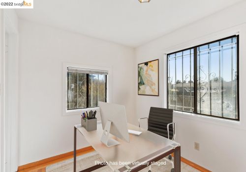 2368 Bartlett St, Oakland CA 94601-3213 exterior