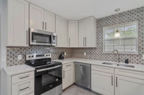 88 9th St, Shalimar FL  32579-1431 exterior