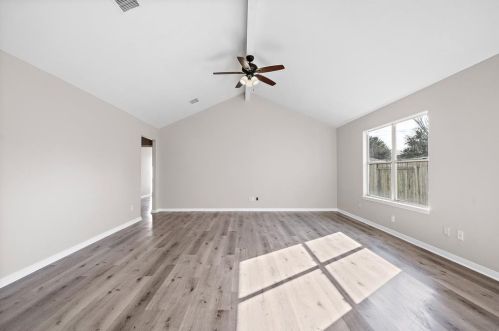 16201 Setting Sun Ct, Conroe, TX 77302-5541