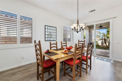 52090 Avenida Mendoza, La Quinta CA  92253-3296 exterior