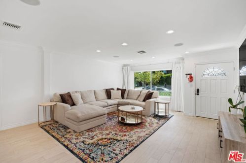 4841 Tyrone Ave, Van Nuys CA 91401-5126 exterior