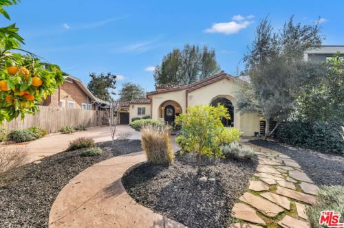 11242 Kling St, North Hollywood, CA 91602-1710