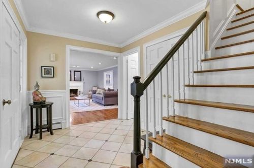 2 Hornbeam Ln, Kinnelon, NJ 07405-2443