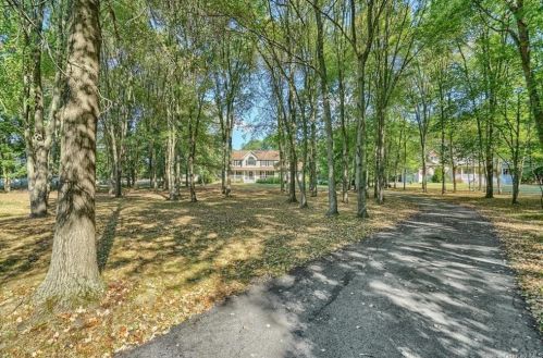 7 Kimberly Dr, Camp Bell Hall, NY 10916-3336