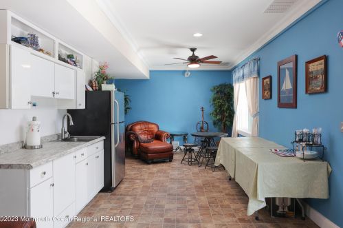 8 Benton Ave, Leonardo NJ  07737-1403 exterior