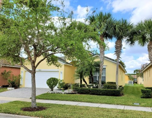 9721 Glenbrook Dr, Fort Pierce, FL 34987-2407