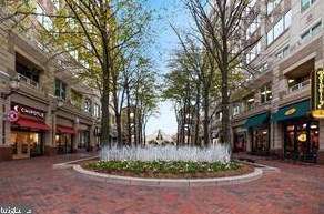 2308 Whitetail Ct, Herndon VA  20191-3018 exterior