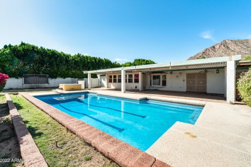 5501 Camelback Rd, Phoenix AZ 85033-1642 exterior