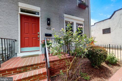433 15th St, Washington, DC 20003-3004