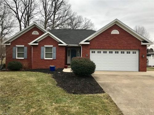 13206 Kaufman Ave, Hartville, OH 44632-9040