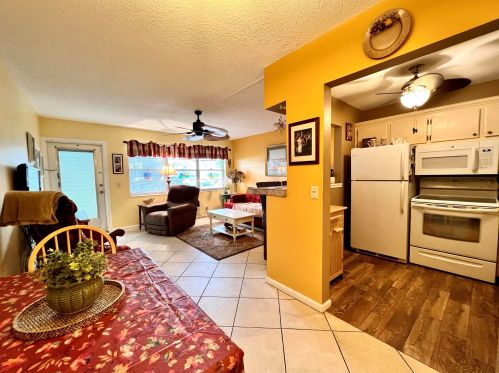 203 Camden I, West Palm Beach, FL 33417-2002