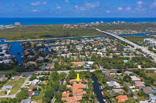 2818 Old Cypress, West Palm Beach, FL 33410-1100