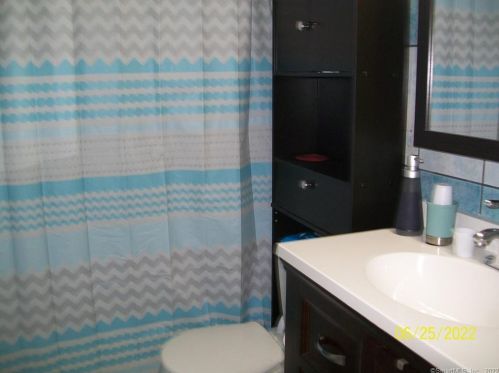 20 Mclaughlin Ter, Derby CT 06418-2126 exterior