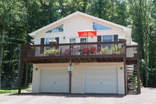 205 Trapper Springs Ln, Drums, PA 18222-1218