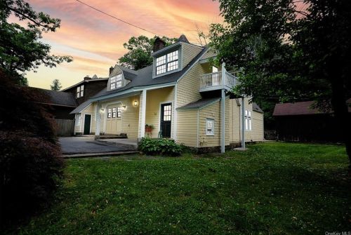 52 Lake Stable Rd, Tuxedo Park, NY 10987-4208