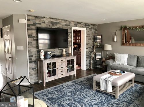 1509 Jason Dr, Riverton, NJ 08077-1557