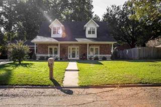 3304 Rockbrook Dr, Kilgore, TX 75662-2232