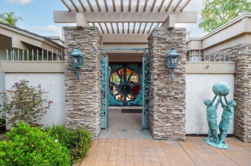 11 Lake Helix Dr, La Mesa, CA 91941-4434