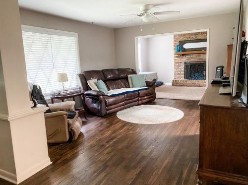 1128 Valentine St, Hurst TX  76053-4543 exterior