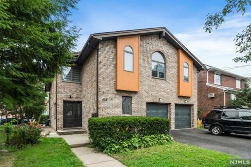422 3rd St, Palisades Park NJ  07650-1711 exterior