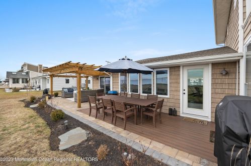 1600 Bch Blvd, Lacey NJ  08731-5031 exterior