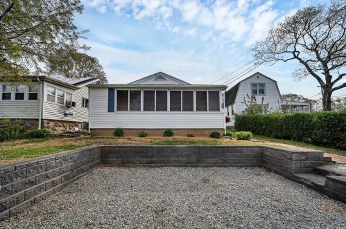 29 Bayview Rd, Niantic CT  06357-2003 exterior