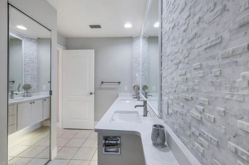 5422 Guadeloupe Way, Naples FL  34119-9578 exterior