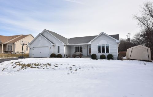 5830 121, Milwaukee WI 53227-3878 exterior