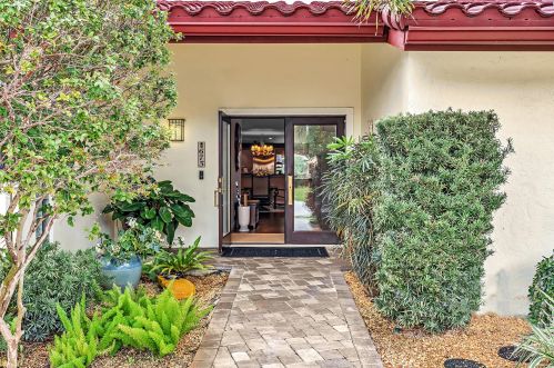 673 Lakewoode Cir, Delray Beach, FL 33445-9002