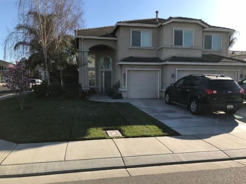 2212 Barger Way, Riverbank, CA 95367-9529