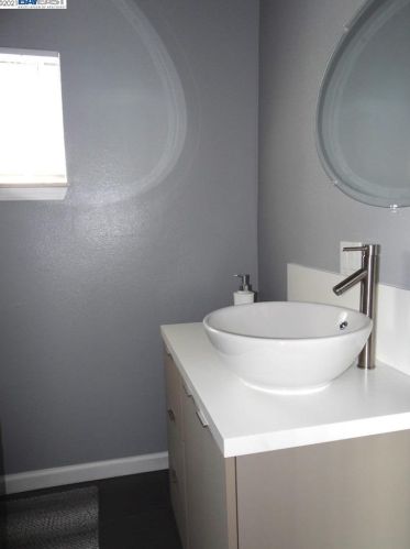 1434 Havenscourt Blvd, Oakland CA  94621-3628 exterior