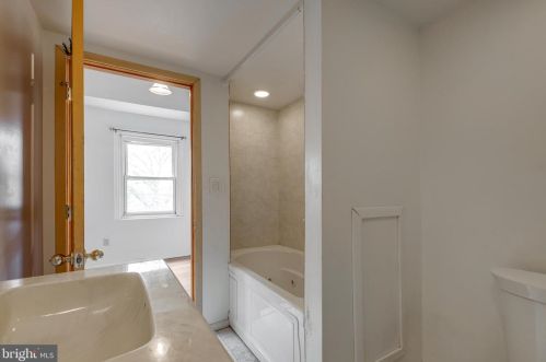 1311 Christian St, Philadelphia PA  19147-3610 exterior