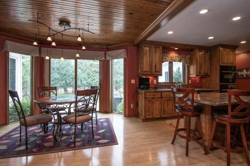 2084 Wintergreen Ct, Green Bay WI  54304-1946 exterior