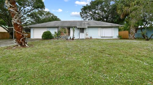 8002 Deland Ave, Fort Pierce, FL 34951-1497