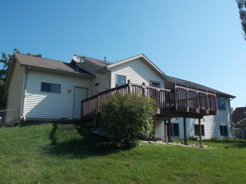 320 Pleasant St, Lake Mills, WI 53551-1145