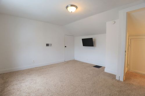 30 Eastern Ave, Covington KY 41018-1922 exterior