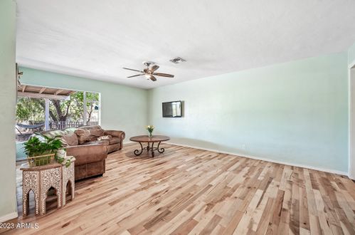 4150 18 Ave, Phoenix AZ 85015-3840 exterior