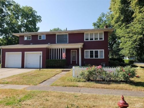 156 Maple Ave, Lyndonville, NY 14098-9610