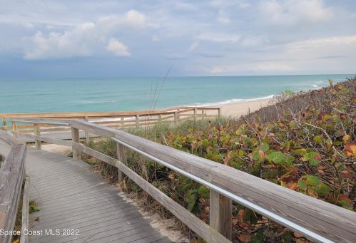 610 Dolphin Cir, Sebastian FL  32976-2591 exterior