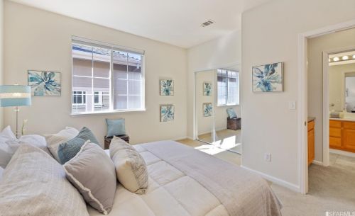 600 Landmark Ln, Redwood City CA  94065-2888 exterior