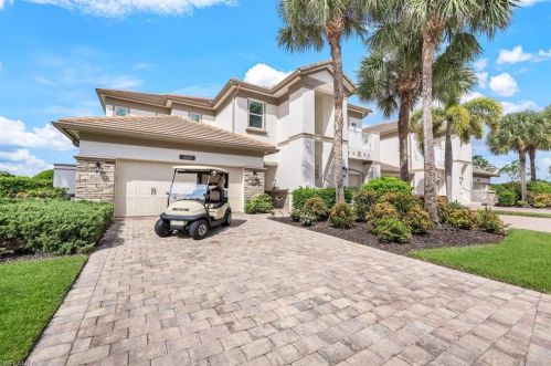 9220 Quartz Ln, Naples, FL 34120-4884