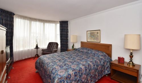 2525 Shore Dr, Milwaukee WI  53207-1973 exterior