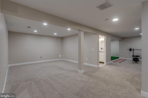 5800 Serengeti Ct, Haymarket VA  20169-3200 exterior