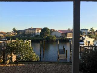 826 Symphony Isles Blvd, Ruskin FL  33572-2744 exterior