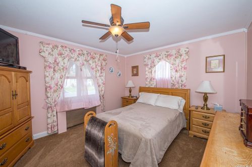 1021 Fulton Ave, North Lindenhurst NY  11757-2122 exterior