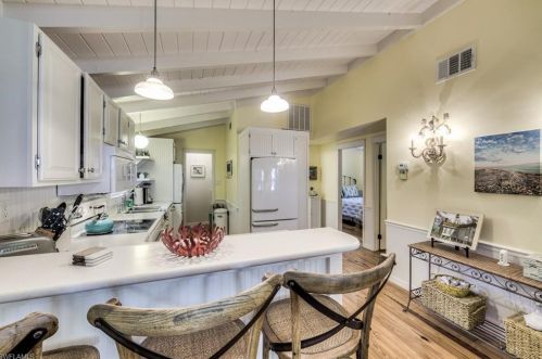 966 Fitzhugh St, Sanibel FL  33957-4520 exterior